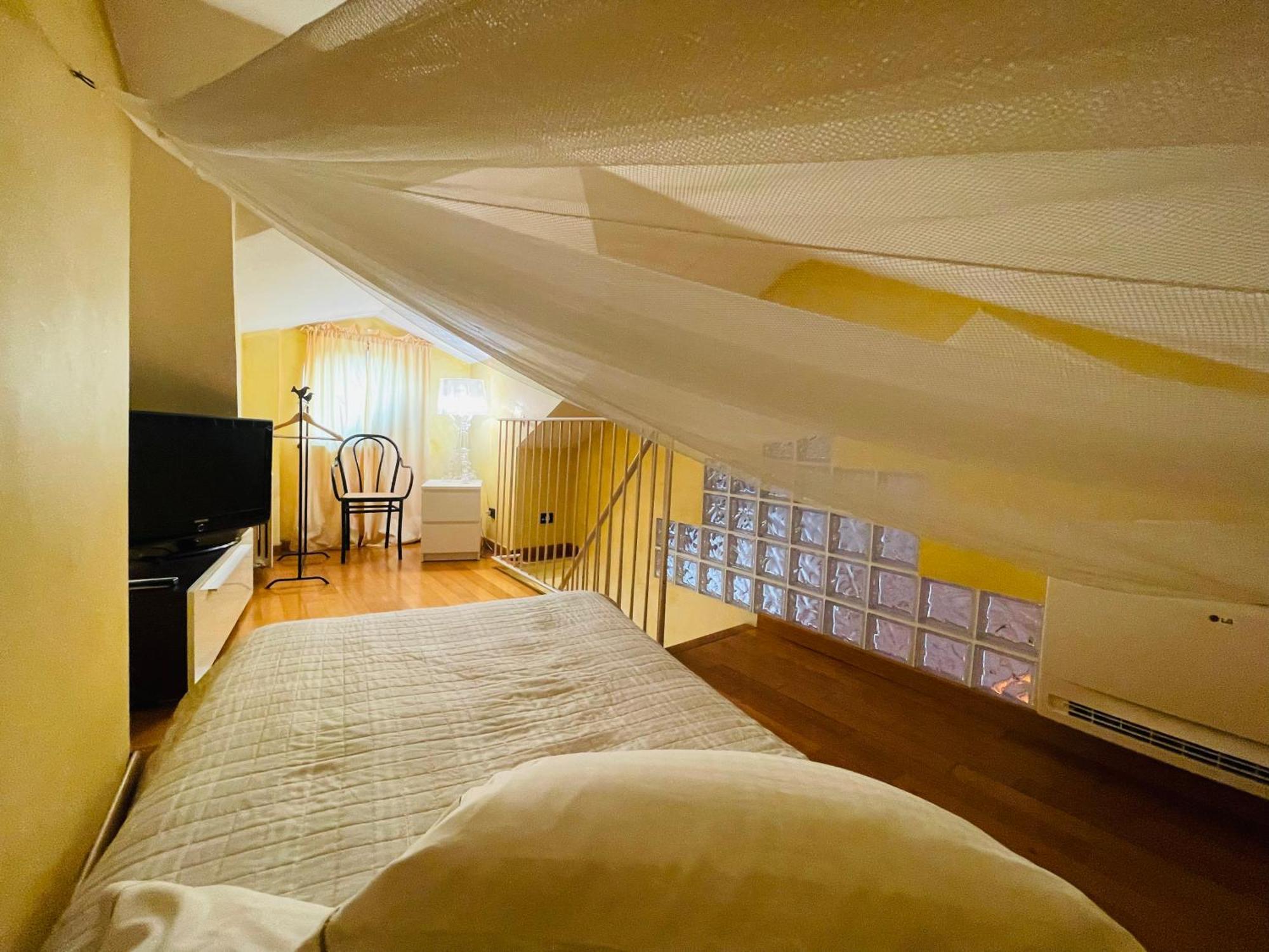 Casa Caroli, Charme E Comfort Nel Cuore Di Alba Exteriör bild