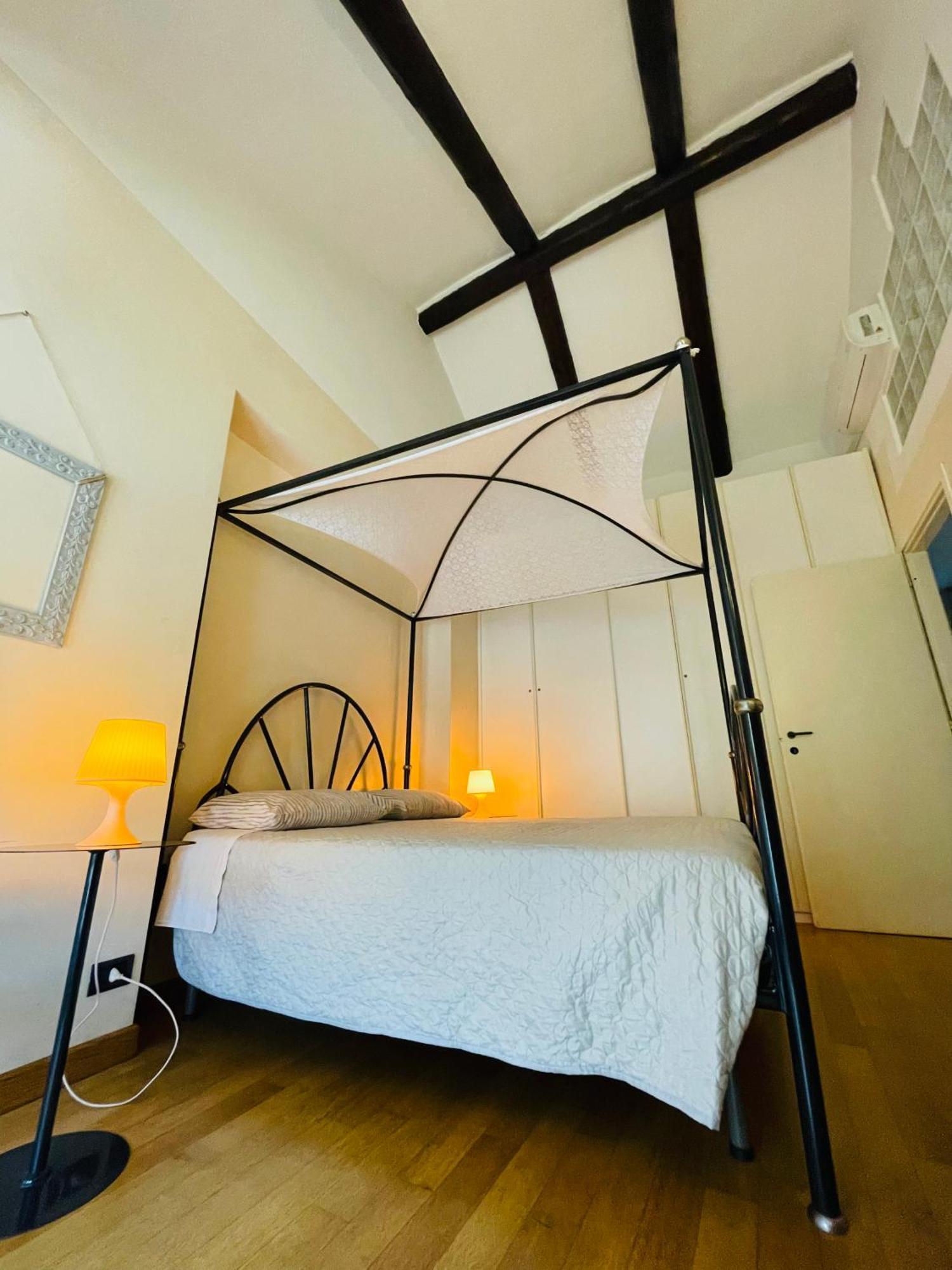 Casa Caroli, Charme E Comfort Nel Cuore Di Alba Exteriör bild