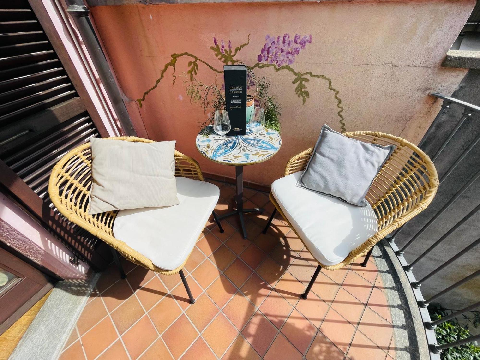 Casa Caroli, Charme E Comfort Nel Cuore Di Alba Exteriör bild